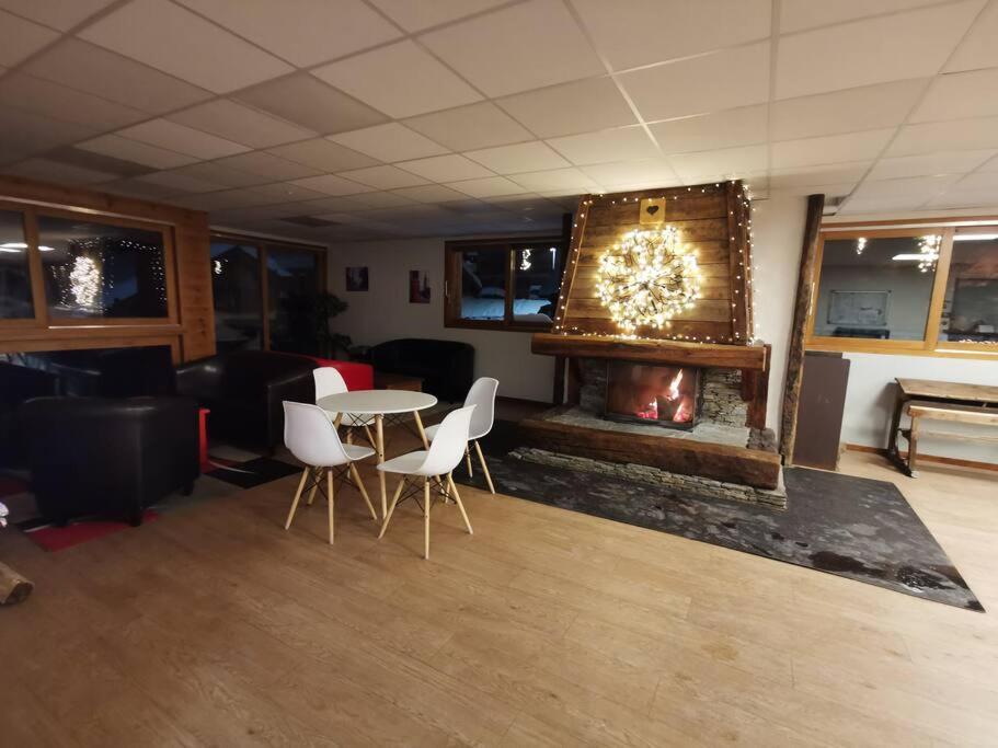4 Pers. Piscine Et Literie Toute Neuve. Apartment *