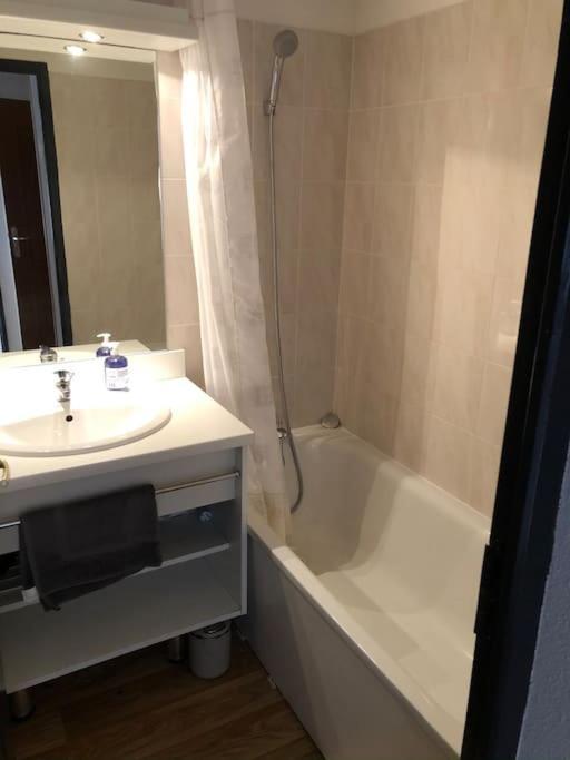 4 Pers. Piscine Et Literie Toute Neuve. Apartment *
