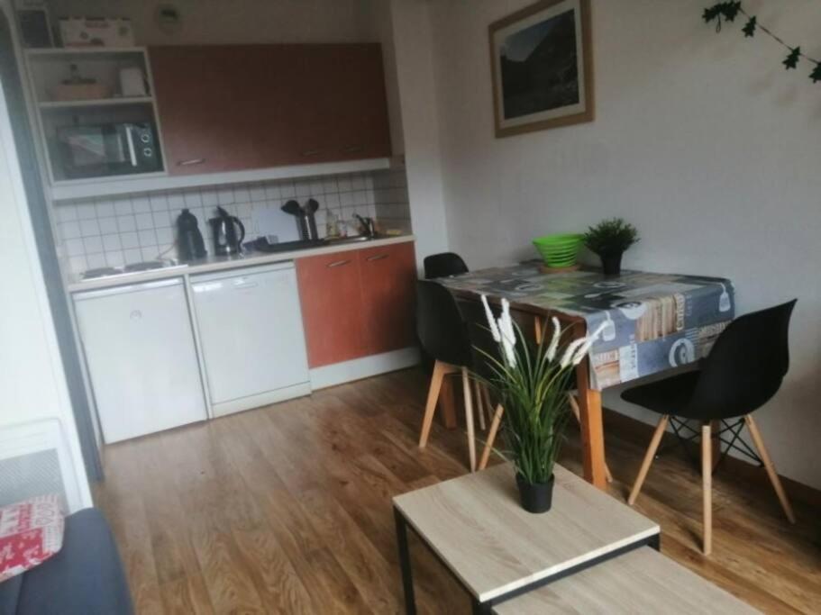 4 Pers. Piscine Et Literie Toute Neuve. Apartment